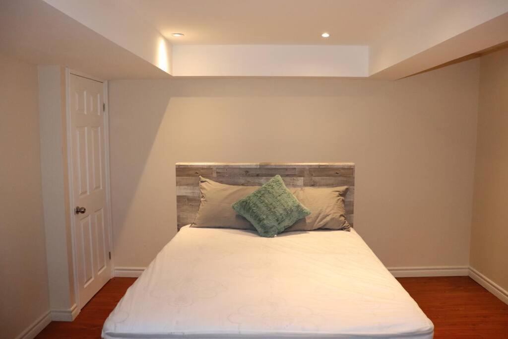 Entire 4 Bed Room Detached Residential Home أجاكس المظهر الخارجي الصورة
