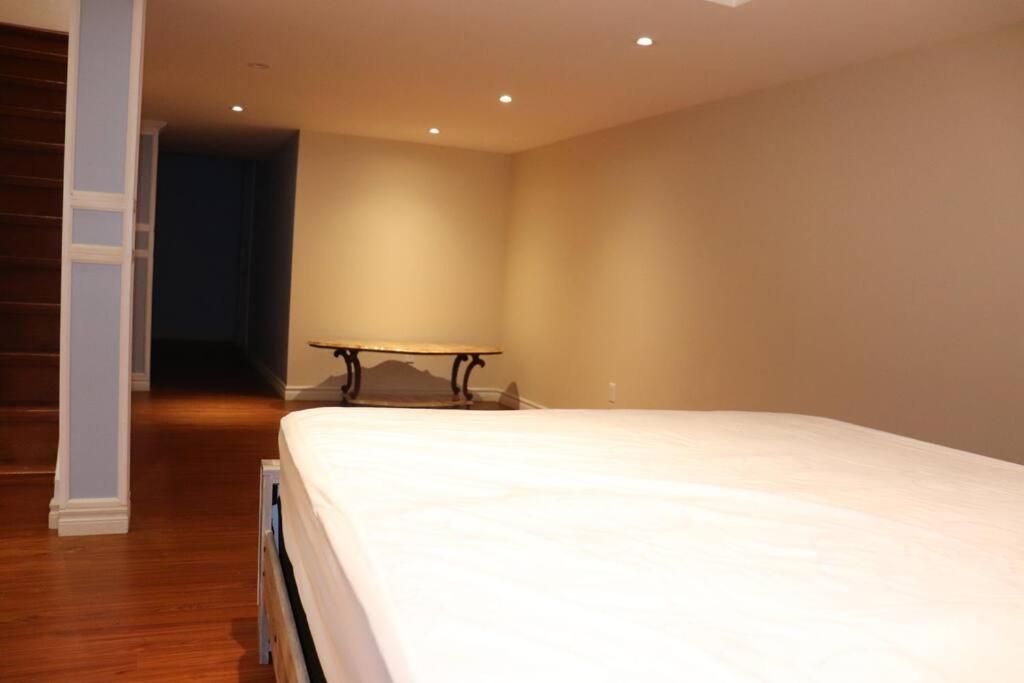 Entire 4 Bed Room Detached Residential Home أجاكس المظهر الخارجي الصورة