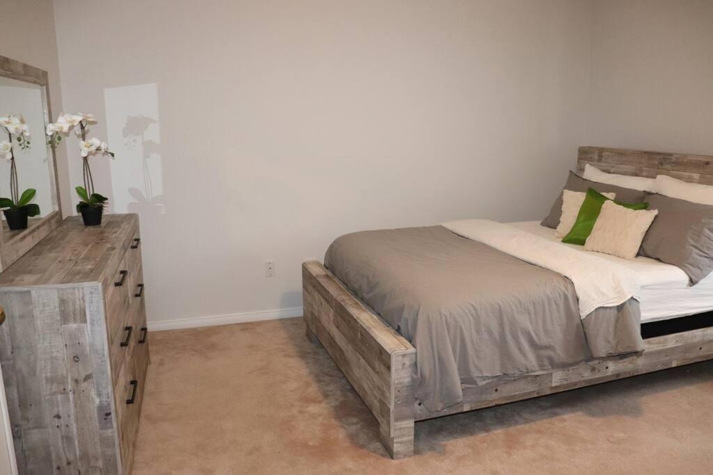 Entire 4 Bed Room Detached Residential Home أجاكس المظهر الخارجي الصورة